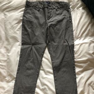 Gap ankle pant, slim fit. Size 4.